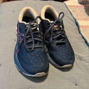 ASICS Gel Kayano 27 size 9
